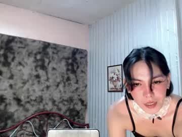 QUEEN DEBBIE IS NEW HERE!!!